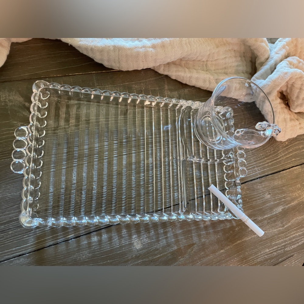 Hazel Atlas Ball & Rib Glass
Sip n Smoke Luncheon Snack Trays